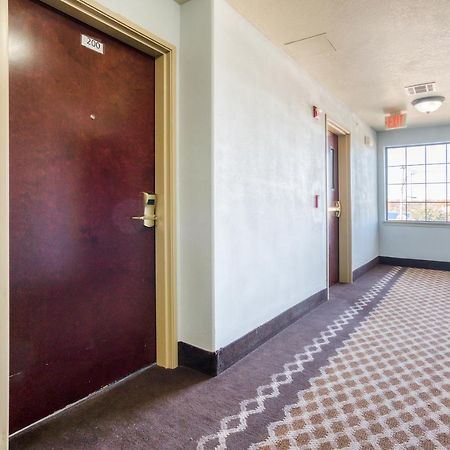 Oyo Townhouse Wichita Falls West Екстер'єр фото