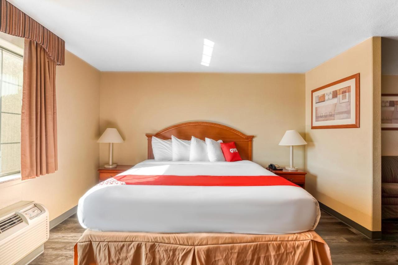 Oyo Townhouse Wichita Falls West Екстер'єр фото