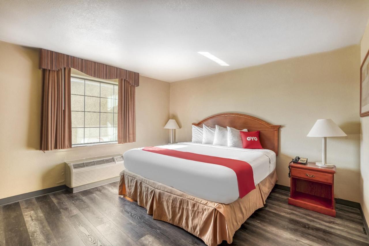 Oyo Townhouse Wichita Falls West Екстер'єр фото