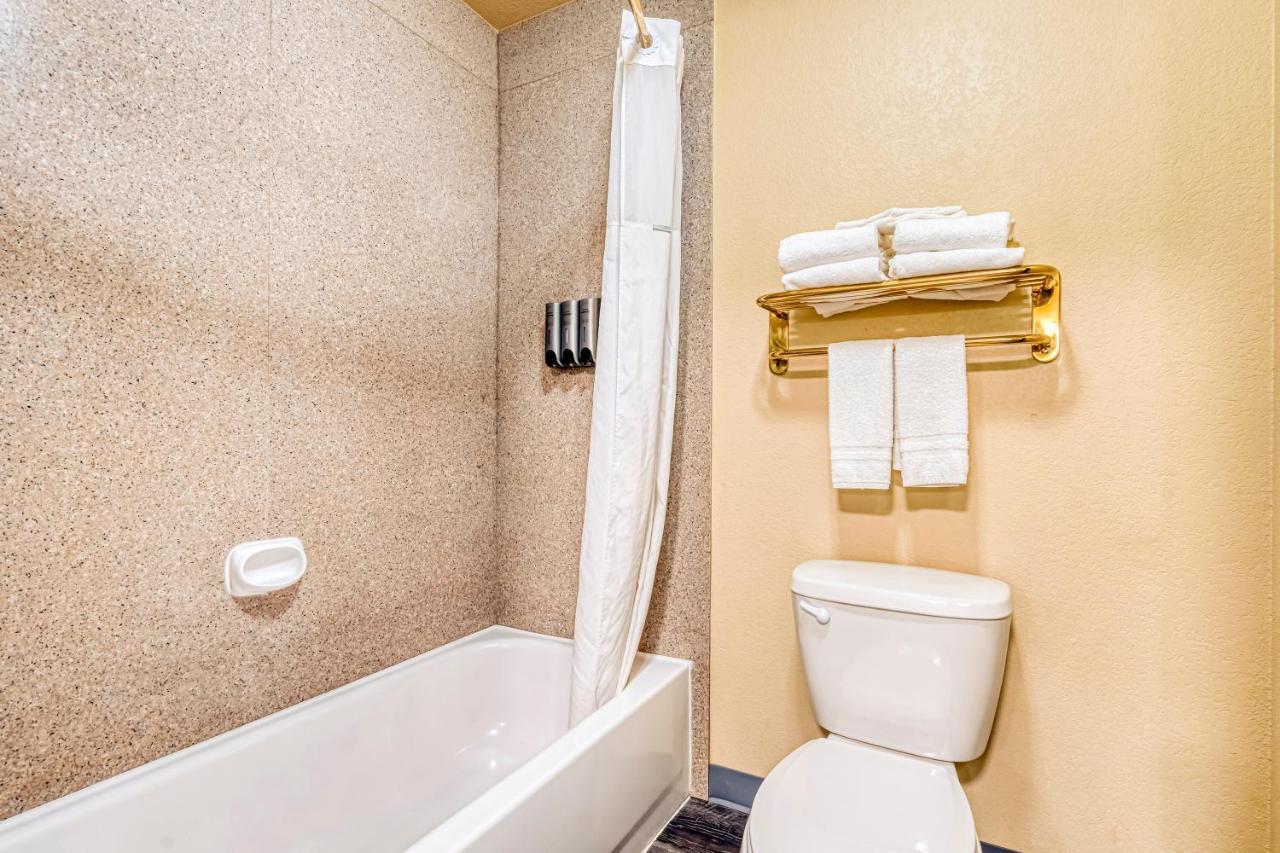 Oyo Townhouse Wichita Falls West Екстер'єр фото