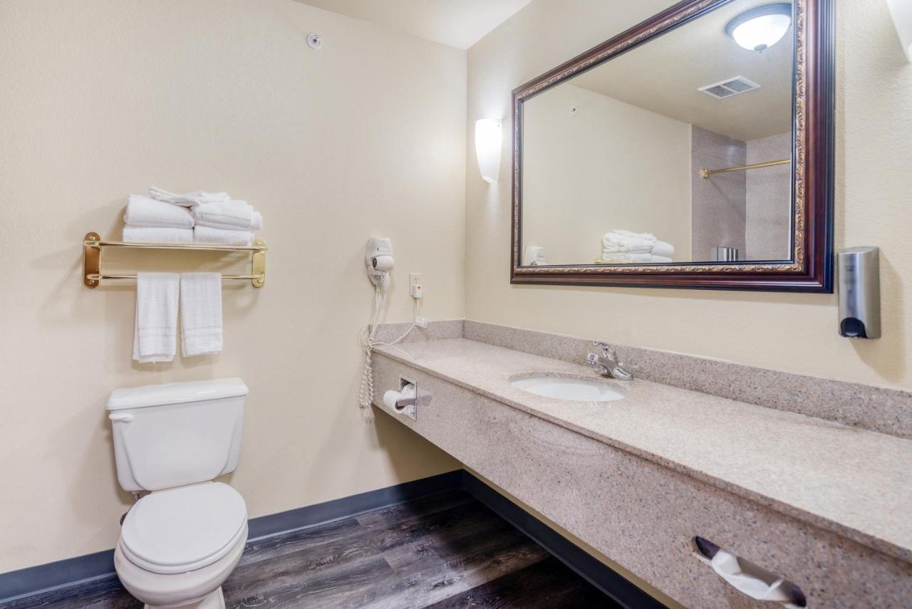 Oyo Townhouse Wichita Falls West Екстер'єр фото