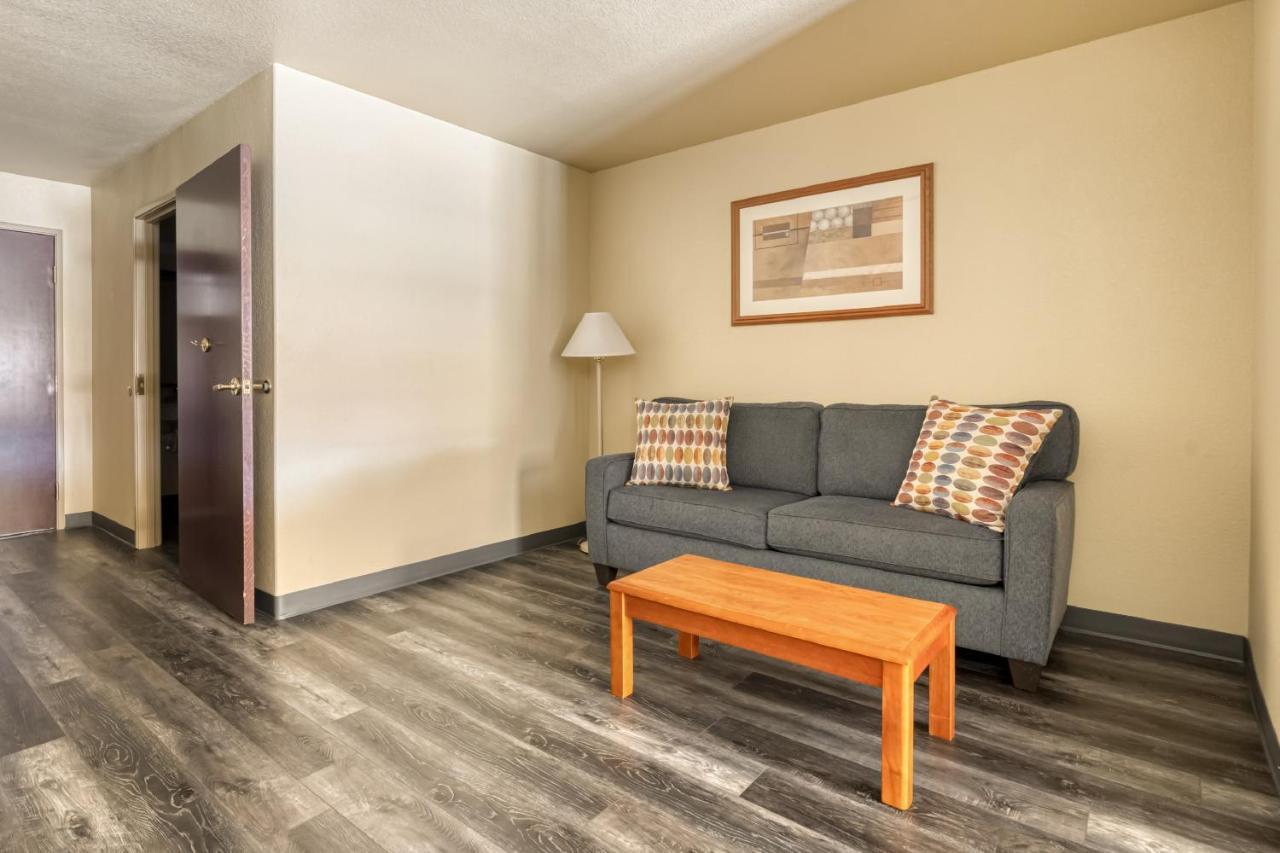 Oyo Townhouse Wichita Falls West Екстер'єр фото