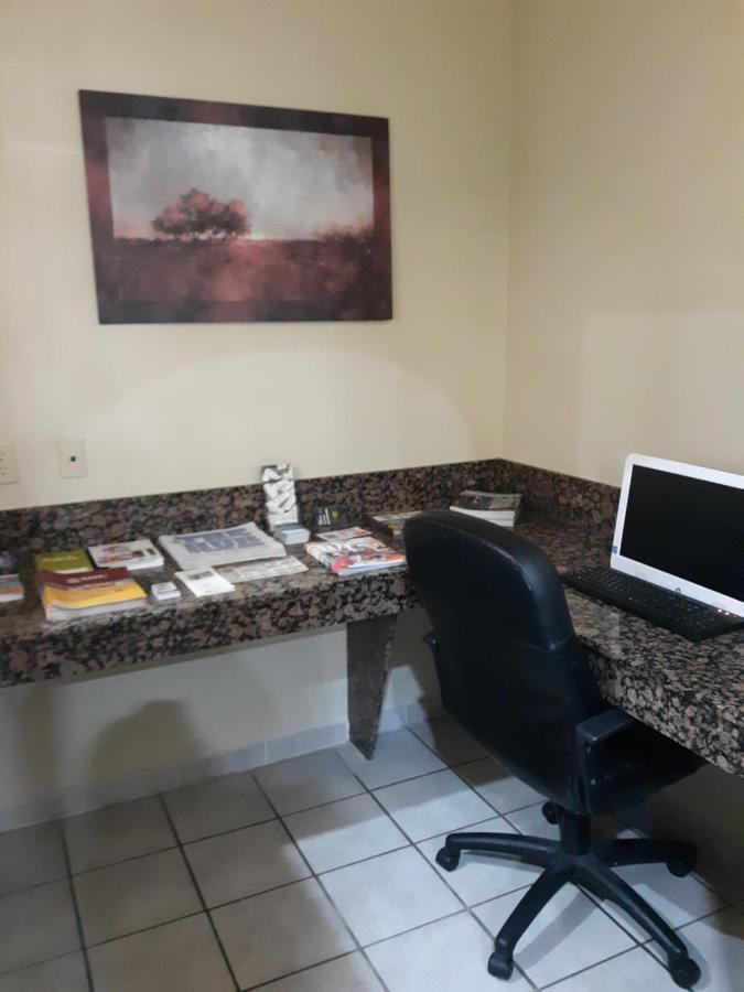 Oyo Townhouse Wichita Falls West Екстер'єр фото